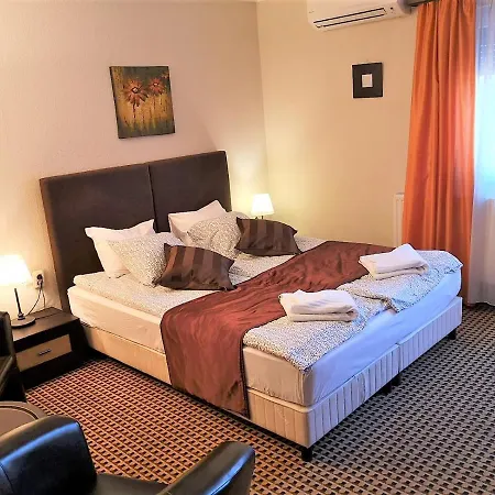 Kikelet Guest house 3*