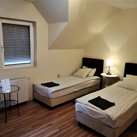 Kikelet Panzio 3*