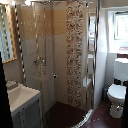 Kikelet Panzio 3*