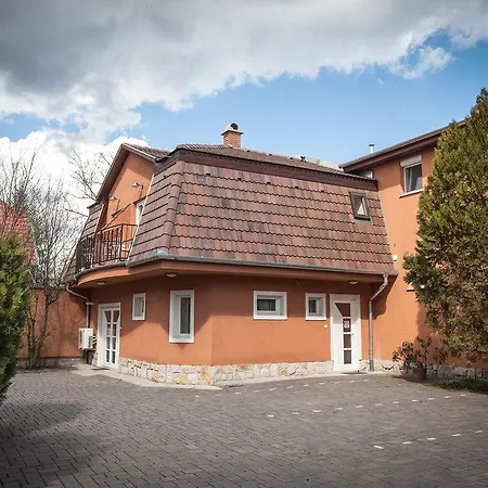 Kikelet Panzio 3* Dunakeszi